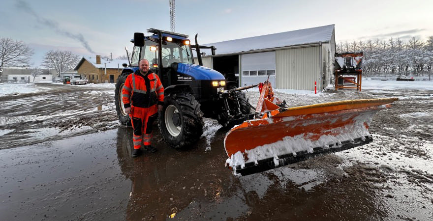 Vintervejret udfordrer kommunens Vej- og Parkafdeling – og giver glæde